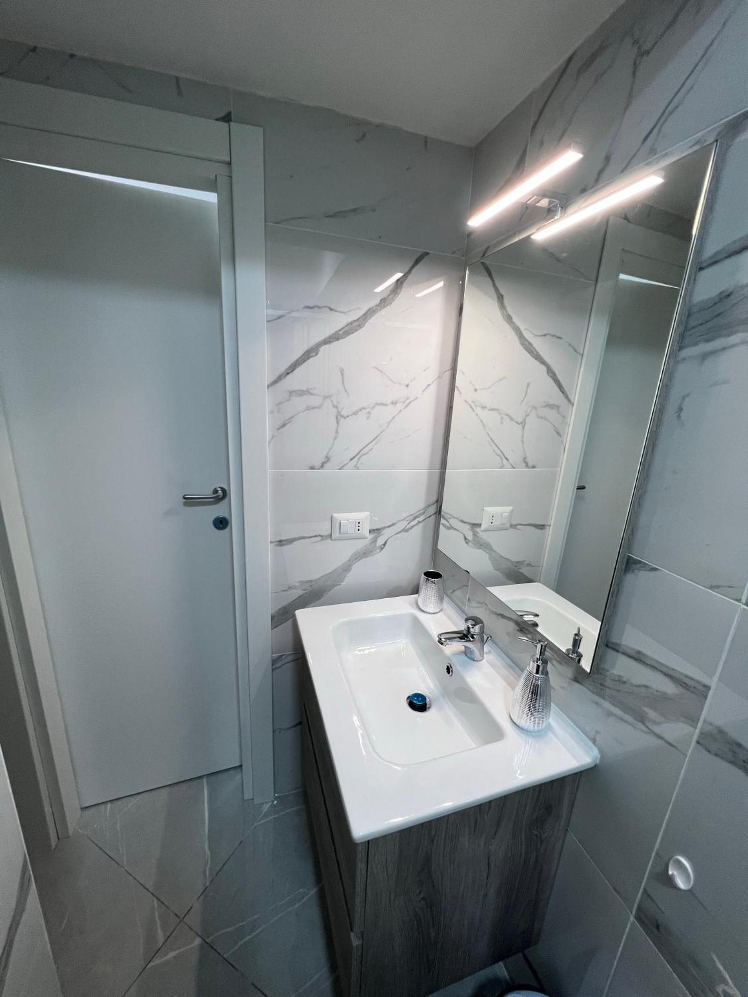 Апартаменты Bro And Sis House Неаполь Экстерьер фото