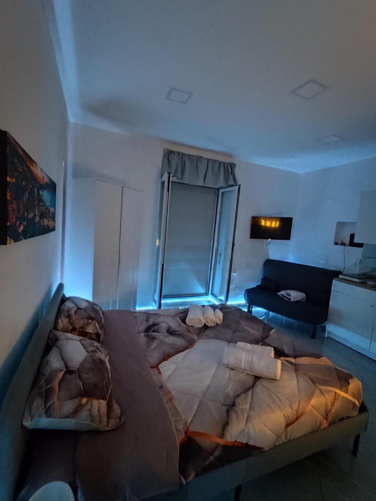 Апартаменты Bro And Sis House Неаполь Экстерьер фото